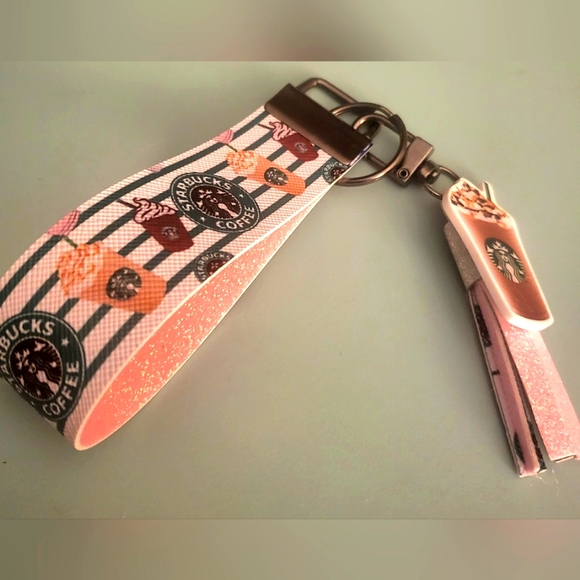 Starbucks Key Fob 🎉2/$30🎉 - Picture 2 of 6